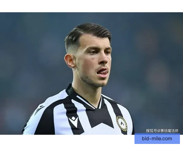 楚克乌泽转会米兰后状态起伏背后的适应阵痛与未来爆发成长前景